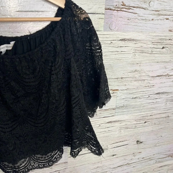 Cupcakes and cashmere black lace blouse top size xs - Picture 3 of 8
